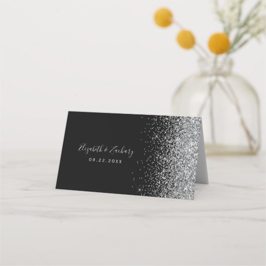 Moderne Black Silver Glitzer Edge Wedding Platzkarte (Rückseite)