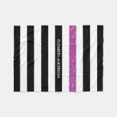 Moderne Black Stripes IMITATE Lila Glitz und Name Fleecedecke (Vorderseite (Horizontal))
