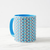 Moderne blaue Dreiecke Geometrie Tasse (Vorderseite Links)