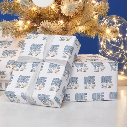 Moderne Blaue Eine Dumme Gans Erster Geburtstag Geschenkpapier (Feiertage)