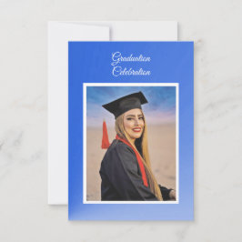 Moderne blaue Gradient-Grad-Pary-Einladung Beilage Karte