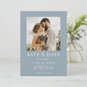 Moderne, blaue Hochzeit mit einfachem Foto Save The Date (Stehend Vorderseite)