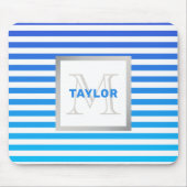 Moderne blaue Ombre-Streifen mit Name Monogram Mousepad (Vorne)