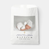 Moderne Blaue Script-Foto-Taufe Geschenktütchen (Vorderseite)