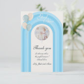 Moderne Blaue Taufe mit individuellem Foto Dankeskarte (Stehend Vorderseite)