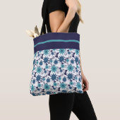 Moderne blaue türkisfarbene Blumenmuster - Tasche (Von Nahem)
