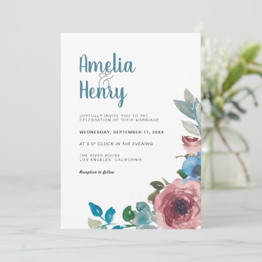 Moderne blaue und rosafarbene Hochzeit mit florale Einladung (Stehend Vorderseite)