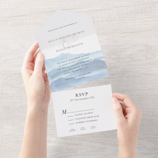 Moderne blaue Wasserfarbenhochzeit All In One Einladung (Abreißen)