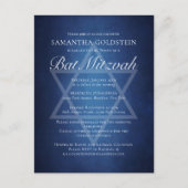 Moderne blauweiße Typografie Formal Bat Mitzvah Einladungspostkarte (Vorderseite)