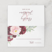 Moderne Bloral Burgundy Blush Wedding Platzkarte (Außenseite Aufgefaltet)