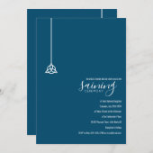 Moderne Blue Celtic Triquetra Kinderzeremonie Einladung (Vorne/Hinten)