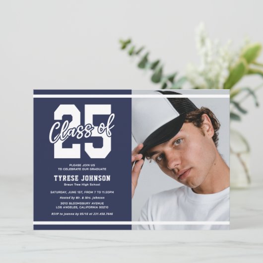 Moderne Blue Foto Graduation Party Einladung (Stehend Vorderseite)