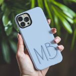 Moderne Blue Monogram Initials zeitgenössisch iPhone 16 Pro Max Hülle<br><div class="desc">Modern Blue Monogram Initials Contemporary Phone 16 Pro Max Hüllen bietet ein individuelles personalisiertes Monogramm in moderner Schrifttyp. Ideal für Familie und Freunde zum Geburtstag,  Weihnachten,  Feiertagen,  Muttertag,  Vatertag und vieles mehr. Designed by ©2024 Evco Holidays www.zazzle.com/store/evcoholidays</div>