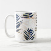 Moderne Blue Palm Blätter Gold Schlaglöcher Weißes Kaffeetasse (Links)