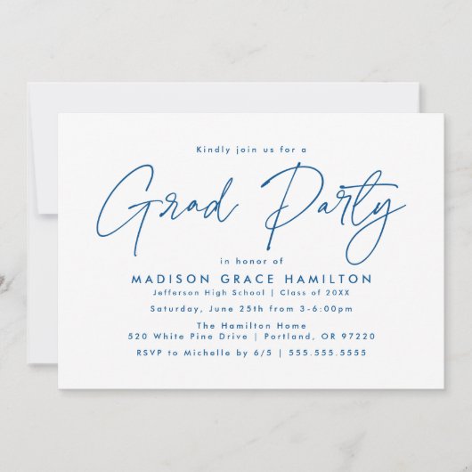 Moderne Blue Script Graduation Party Einladung (Vorderseite)
