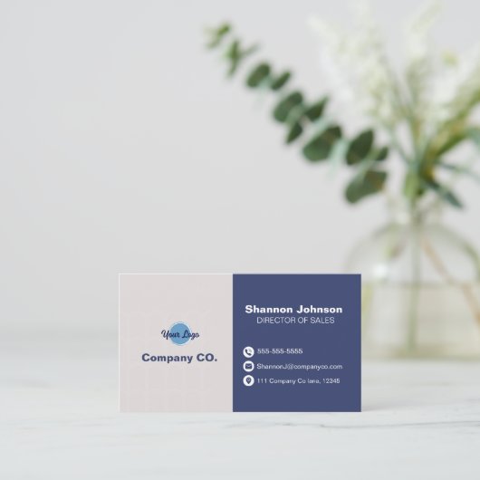 Moderne Blue & Tan Business Card Visitenkarte (Stehend Vorderseite)