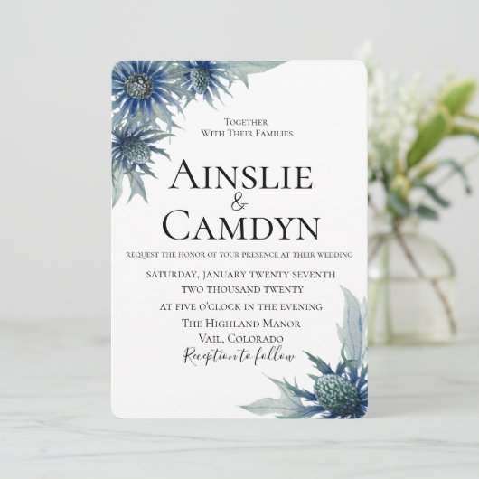 Moderne Blue Thistle Wedding Einladung (Stehend Vorderseite)