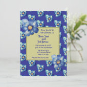Moderne Blue & Yellow Wildblume Royal Blue Wedding Einladung (Stehend Vorderseite)