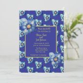 Moderne Blue & Yellow Wildblume Royal Blue Wedding Einladung (Stehend Vorderseite)