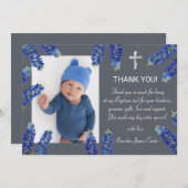 Moderne Bluebonnets Dusty Blue Cross Boy Taufe Dankeskarte (Vorne/Hinten)