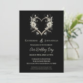 Moderne Blume mit einer Herzhochzeit Einladung (Stehend Vorderseite)