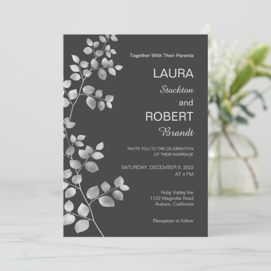 Moderne Blumen-Hochzeitseinladung Einladung (Stehend Vorderseite)