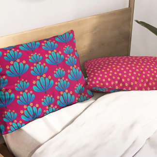 Moderne Blumengestaltung in Rubine Rot und Blau Kissenbezug