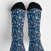 Moderne Blumenkoralle, Marine, Minze Grün Gemuster Socken (Oben)
