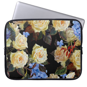 Moderne Blumenmuster, weiße Rosen, blaues Hydrange Laptopschutzhülle