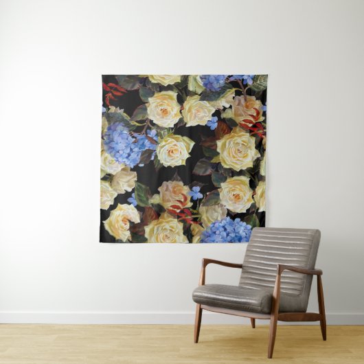 Moderne Blumenmuster, weiße Rosen, blaues Hydrange Wandteppich (Beispiel (Horizontal))