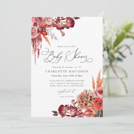 Moderne Blush Burgundy Floral Fall Girl Babydusche Einladung (Stehend Vorderseite)