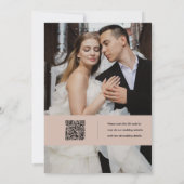 Moderne Blush-Klassiker QR-Code Foto-Hochzeit Einladung (Rückseite)