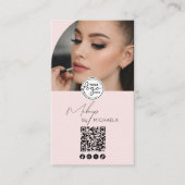 Moderne Blush Pink Script Logo QR Code Foto Make-u Visitenkarte (Vorderseite)