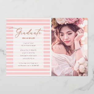 Moderne Blush-Pink-Streifen-Abschlussfeier Folieneinladung
