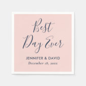 Moderne Blush-Skripte und Hochzeit von Navy Blue Serviette (Vorderseite)