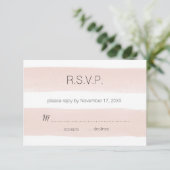 Moderne Blush Stripes UAWG RSVP Karte (Stehend Vorderseite)