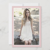 Moderne Blush & White Foto Überraschung Sweet 16 Einladung (Rückseite)