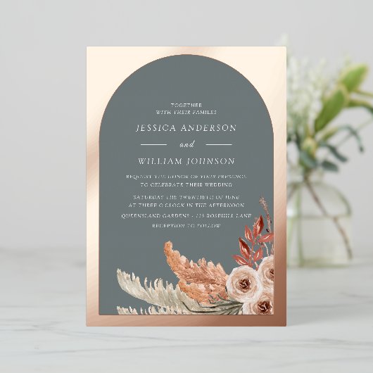 Moderne Boho Bohemische Hochzeitsfeier Rose Gold Folieneinladung (Stehend vorne)