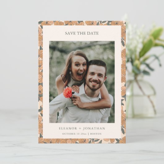 Moderne Boho-Gelbe Hochzeits-Foto-QR-Code-Blumen Save The Date (Stehend Vorderseite)