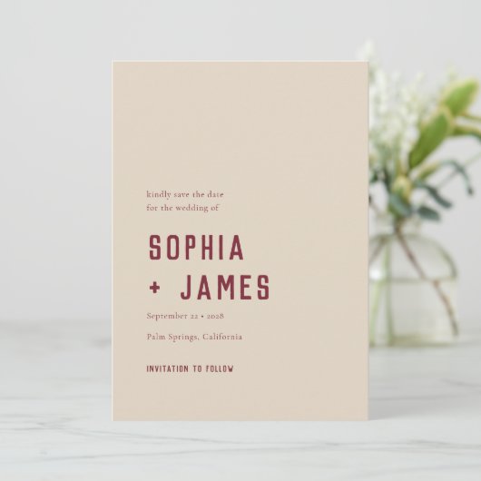 Moderne Boho Geometric Arch Dark Red Wedding Save The Date (Stehend Vorderseite)