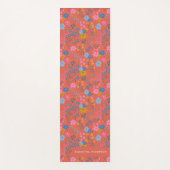 Moderne Boho rote Blumengestecke mit Wildblumen un Yogamatte (Vorderseite)