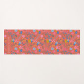 Moderne Boho rote Blumengestecke mit Wildblumen un Yogamatte (Vorderseite (Horizontal))
