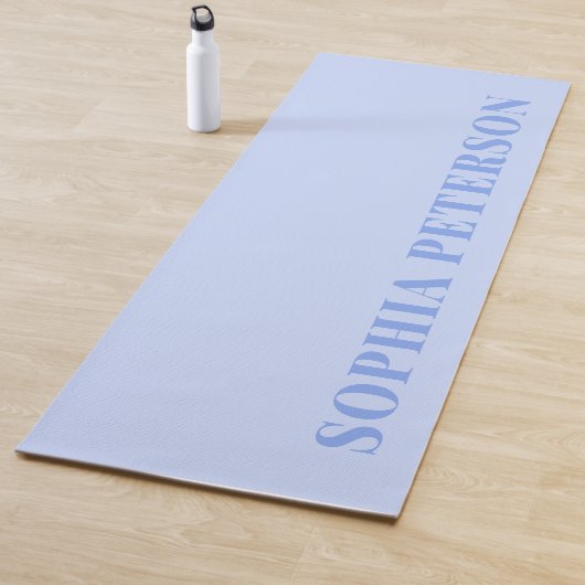 Moderne Bold Typografie Pastell Blue Minimalistisc Yogamatte (Beispiel)