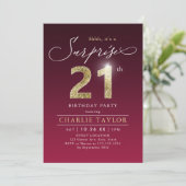 Moderne bordeauxrote goldene Erwachsene Überraschu Einladung (Stehend Vorderseite)