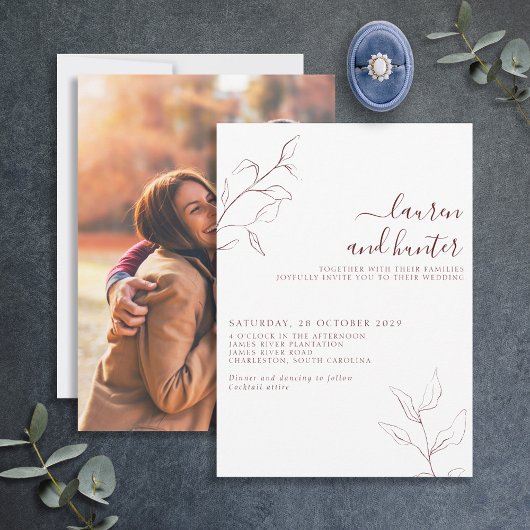 Moderne Botanische Hochzeit des Burgundy-Script-Bo Einladung