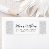 Moderne botanische Leaf-Zweigstelle Silberne Rücks (Insitu)