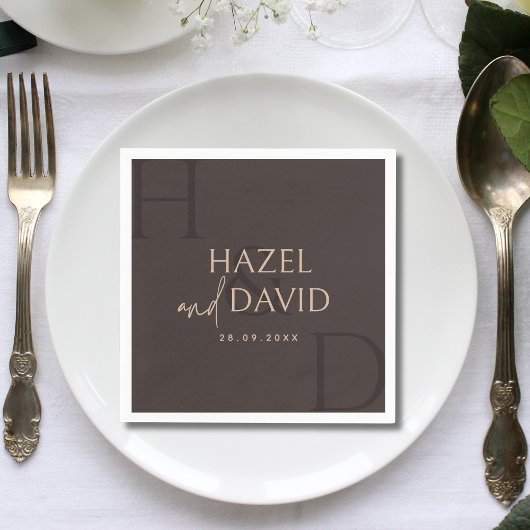 Moderne Braune Monogramm-Minimalismus-Hochzeit Serviette