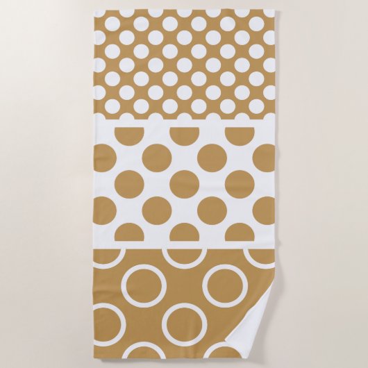 Moderne braune und weiße Polka Dot Layers Strandtuch (Vorderseite)