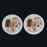 Moderne Brautgroom Einfaches Foto Hochzeit Manschetten Knöpfe<br><div class="desc">Fügen Sie Ihre Hochzeit mit diesen modernen und einfachen, benutzerdefinierten Foto-Cufflinks die Touch des Endverbrauchs hinzu. Perfekt als Gastgeschenke Hochzeit für alle Ihre Gäste . Passen Sie diese Hochzeitskleidung mit Ihrem Lieblings-Verlobung-Foto, neuvermähltem Foto an und personalisieren Sie mit Name und Datum. In unserer Hochzeitskollektion finden Sie passende Gastgeschenke Hochzeiten, frisch...</div>