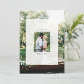 Moderne Briefmarken-Hochzeitsfoto-QR-Code Save The Date (Stehend Vorderseite)